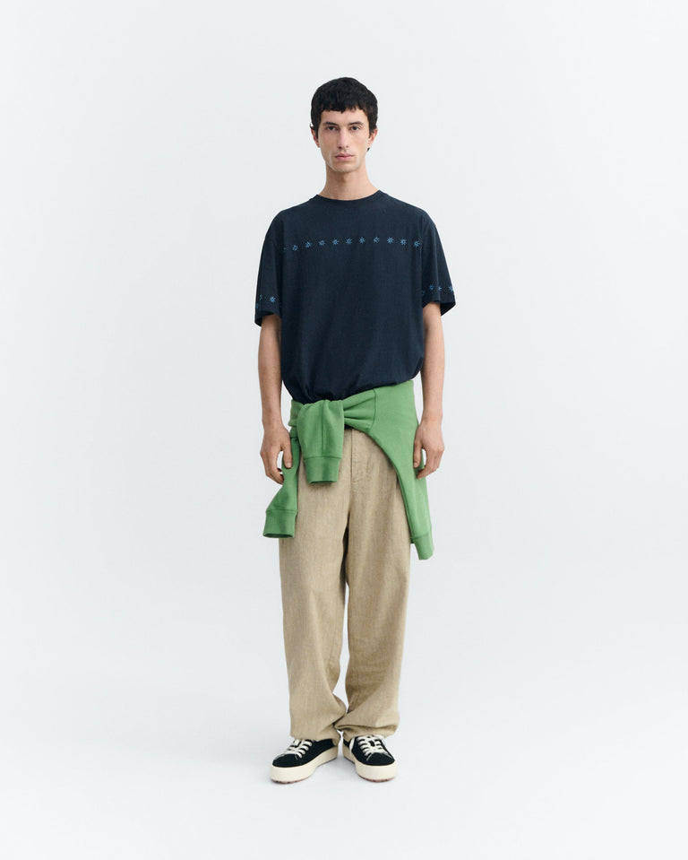 Camiseta navy bordada Aaron sostenible - 2