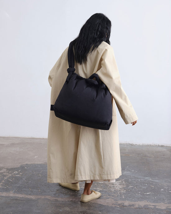 黑色大型Ona軟包