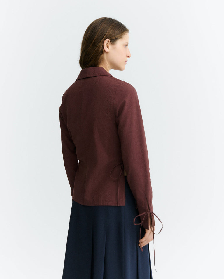 Blusa cruzada seersucker rojo vino Lenie sostenible - 5