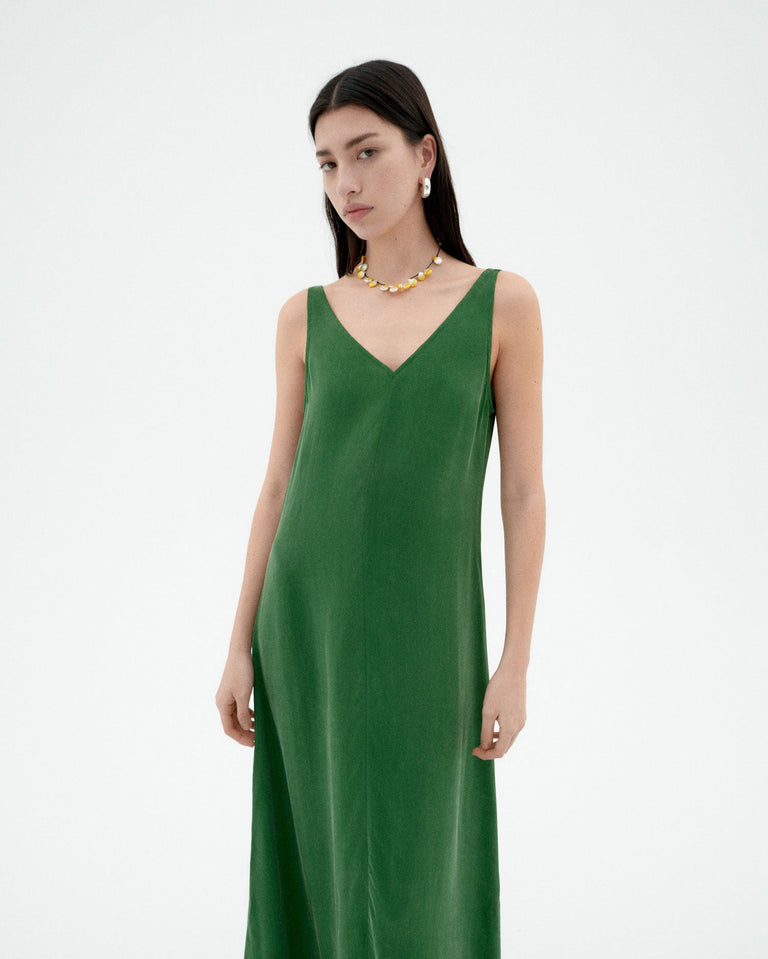 Vestido verde cupro Sade sostenible-4
