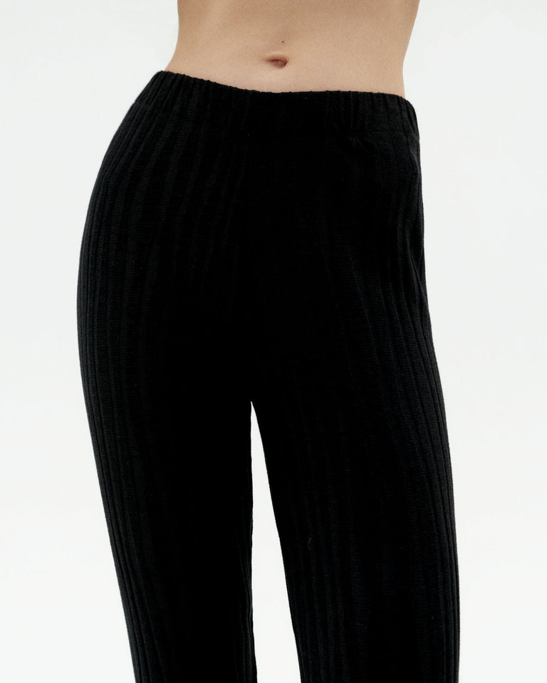 Pantalón negro Naia sostenible-3