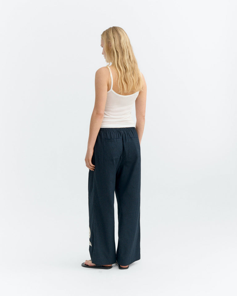 Pantalón relaxed bordado a mano fish Brigitte sostenible - 4