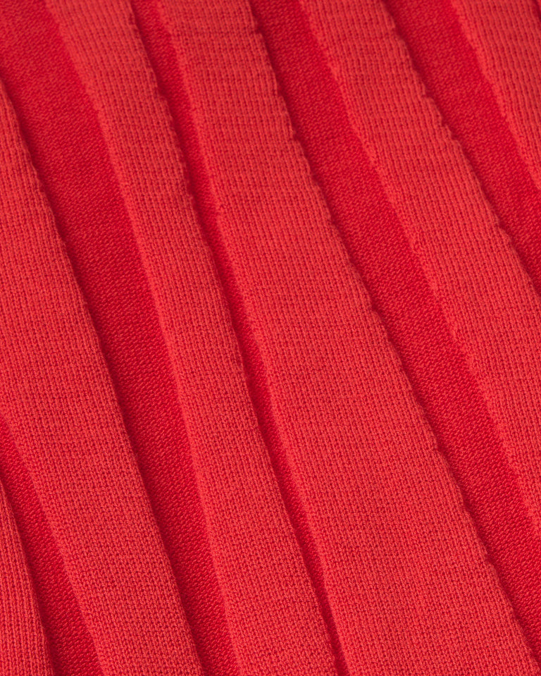 Top rojo Nadine sostenible-silueta-4