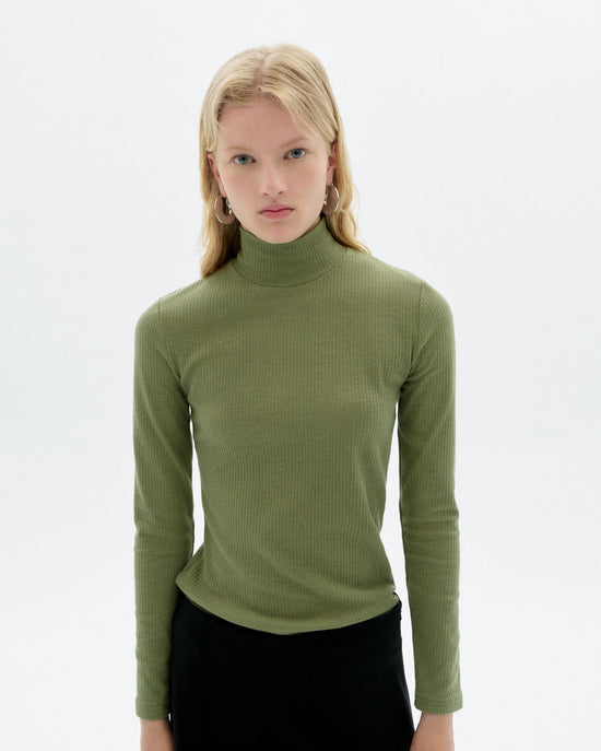 Top cuello alto verde hemp Aine sostenible - 1