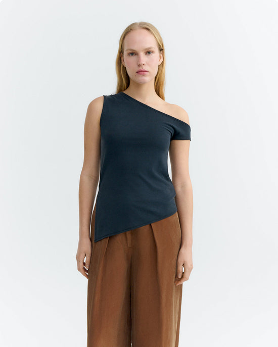 Top negro asimétrico Zohar sostenible - 2